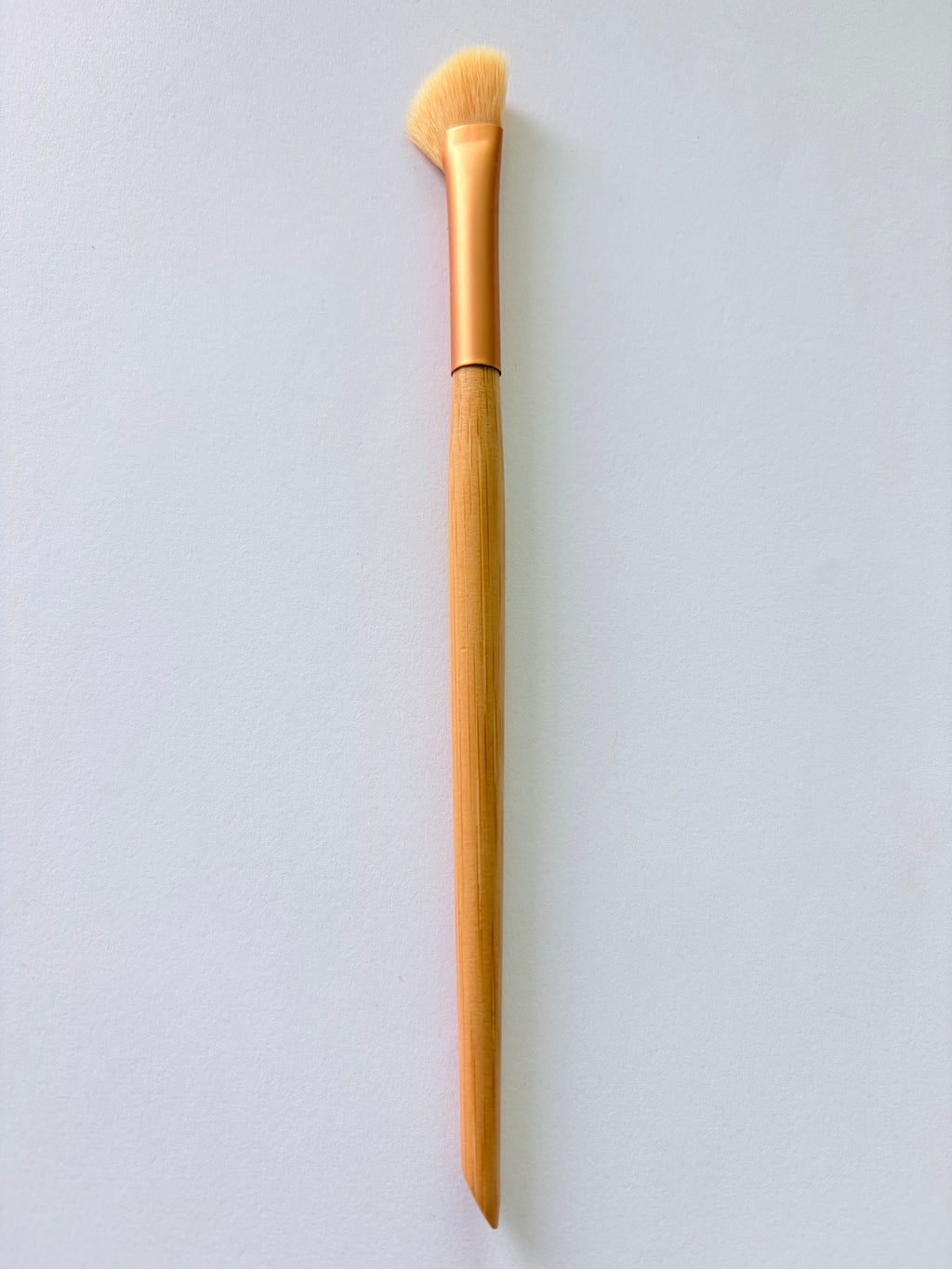 Angled Fan Concealer Brush – Precision Slanted Makeup Brush for Under Eye, Contour & Detail Blending