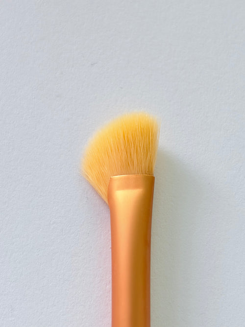 Angled Fan Concealer Brush – Precision Slanted Makeup Brush for Under Eye, Contour & Detail Blending