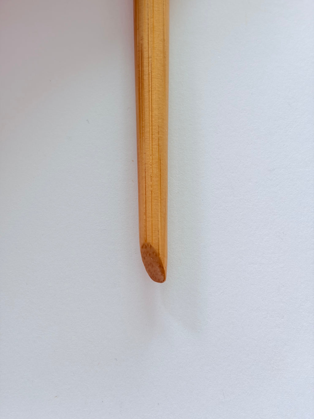 Angled Fan Concealer Brush – Precision Slanted Makeup Brush for Under Eye, Contour & Detail Blending