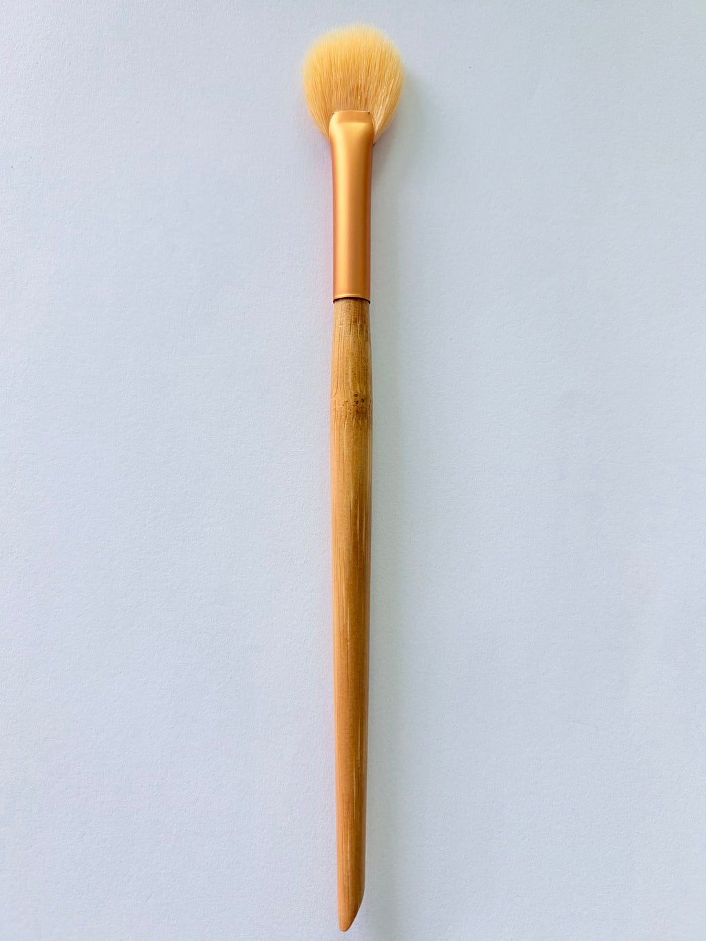 Ultra Soft Fan Highlighter Brush – Bamboo Handle Makeup Brush for Highlighting, Contouring & Glow Finish