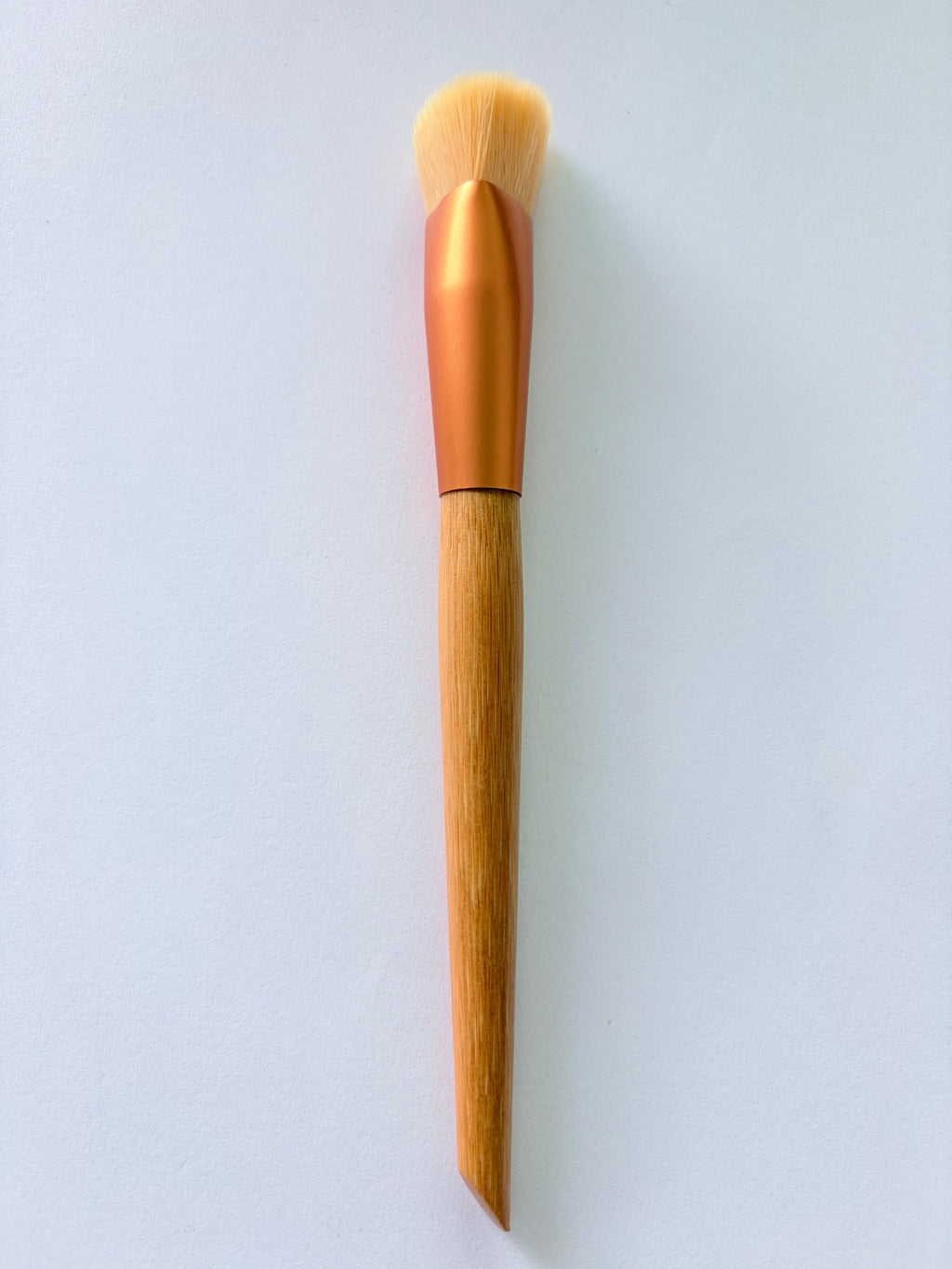 Professional Concealer Brush – Flat Precision Makeup Brush for Liquid & Cream Concealer