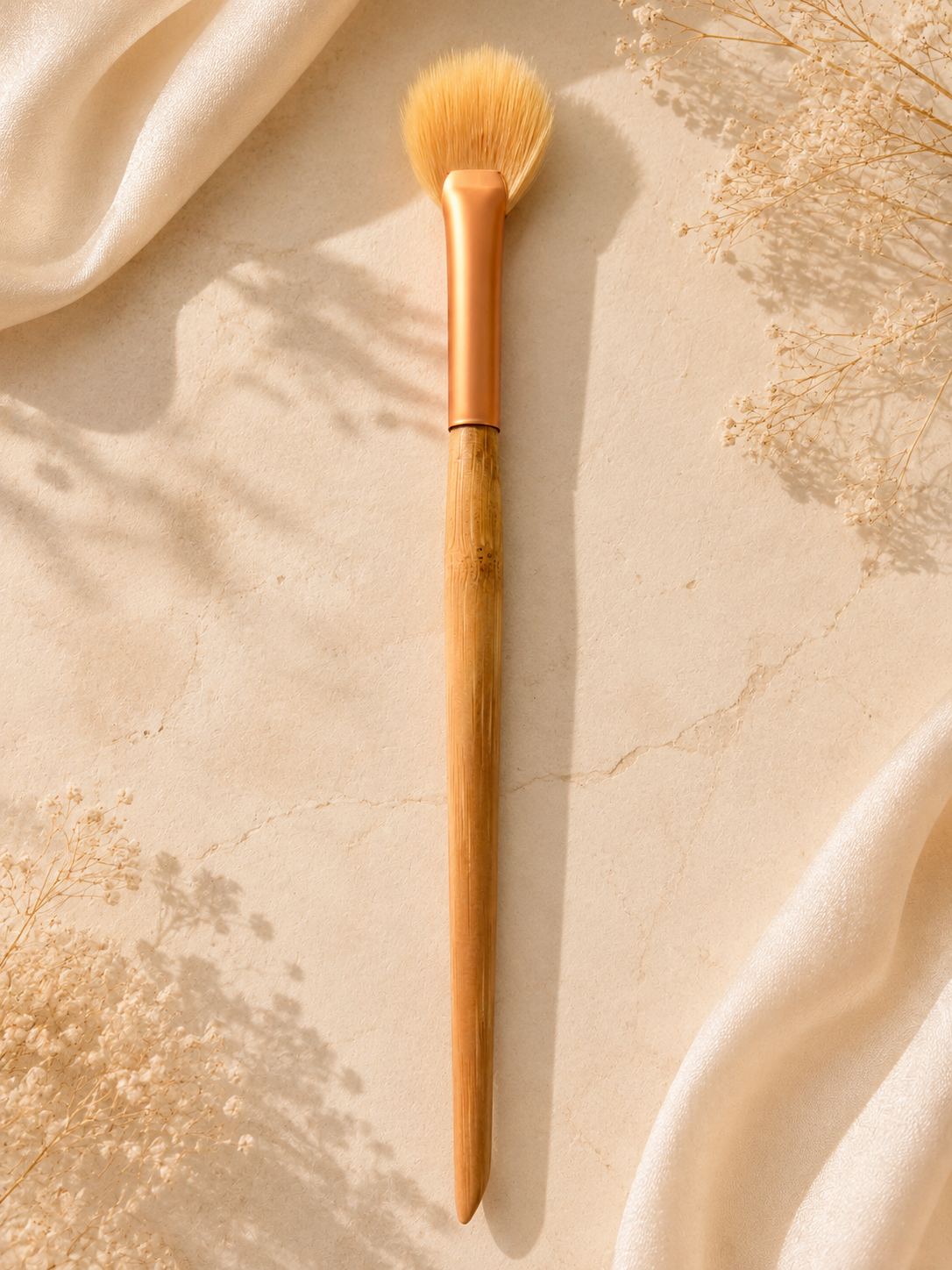Ultra Soft Fan Highlighter Brush – Bamboo Handle Makeup Brush for Highlighting, Contouring & Glow Finish